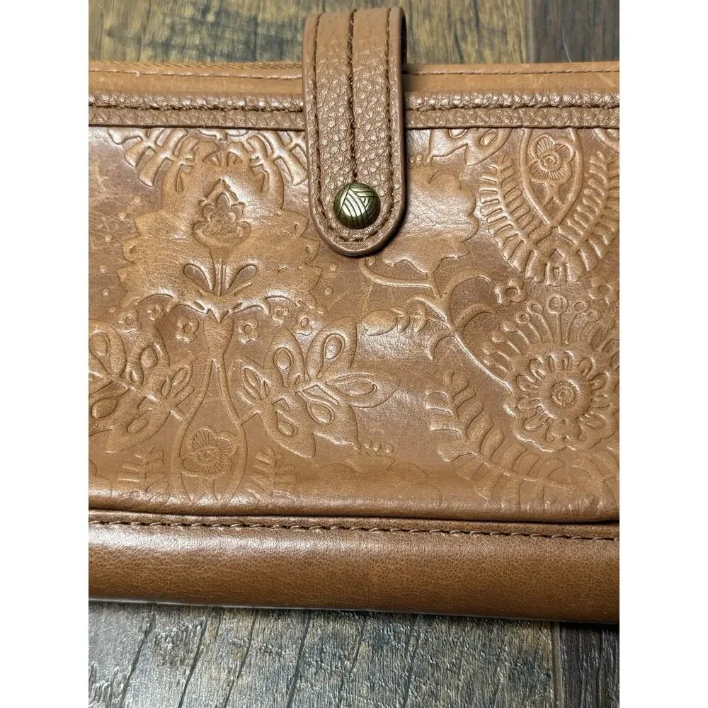 The Sak Iris Tobacco Leaf Phone Wallet Brown Tooled Leather Organizer Wristlet - Picture 7 of 13